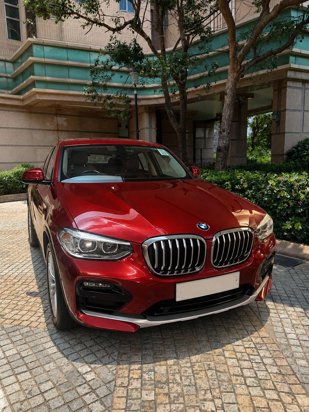 2020 BMW X4 xDrive20i M Sport in red